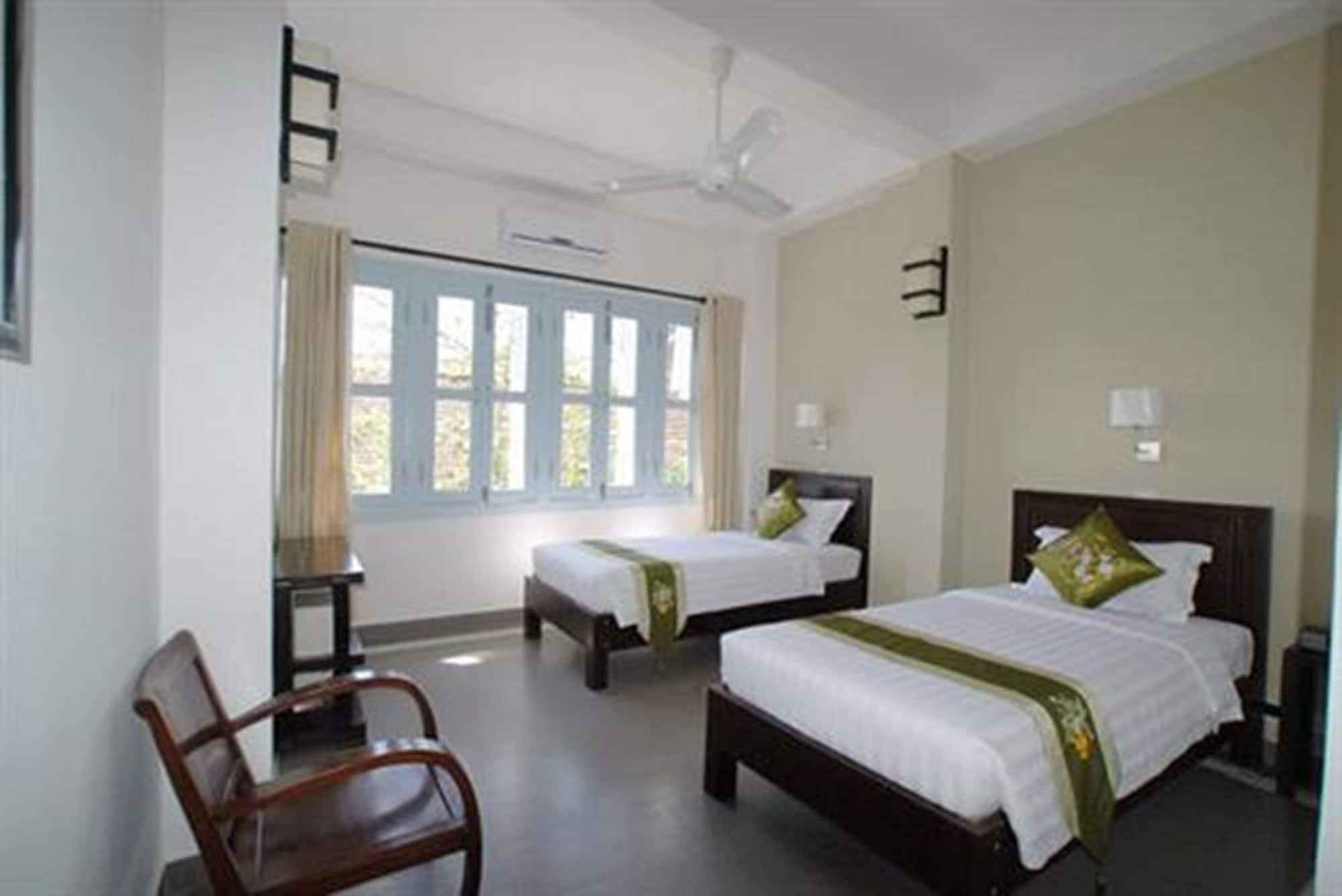 The Columns Hotel Kampot Eksteriør billede