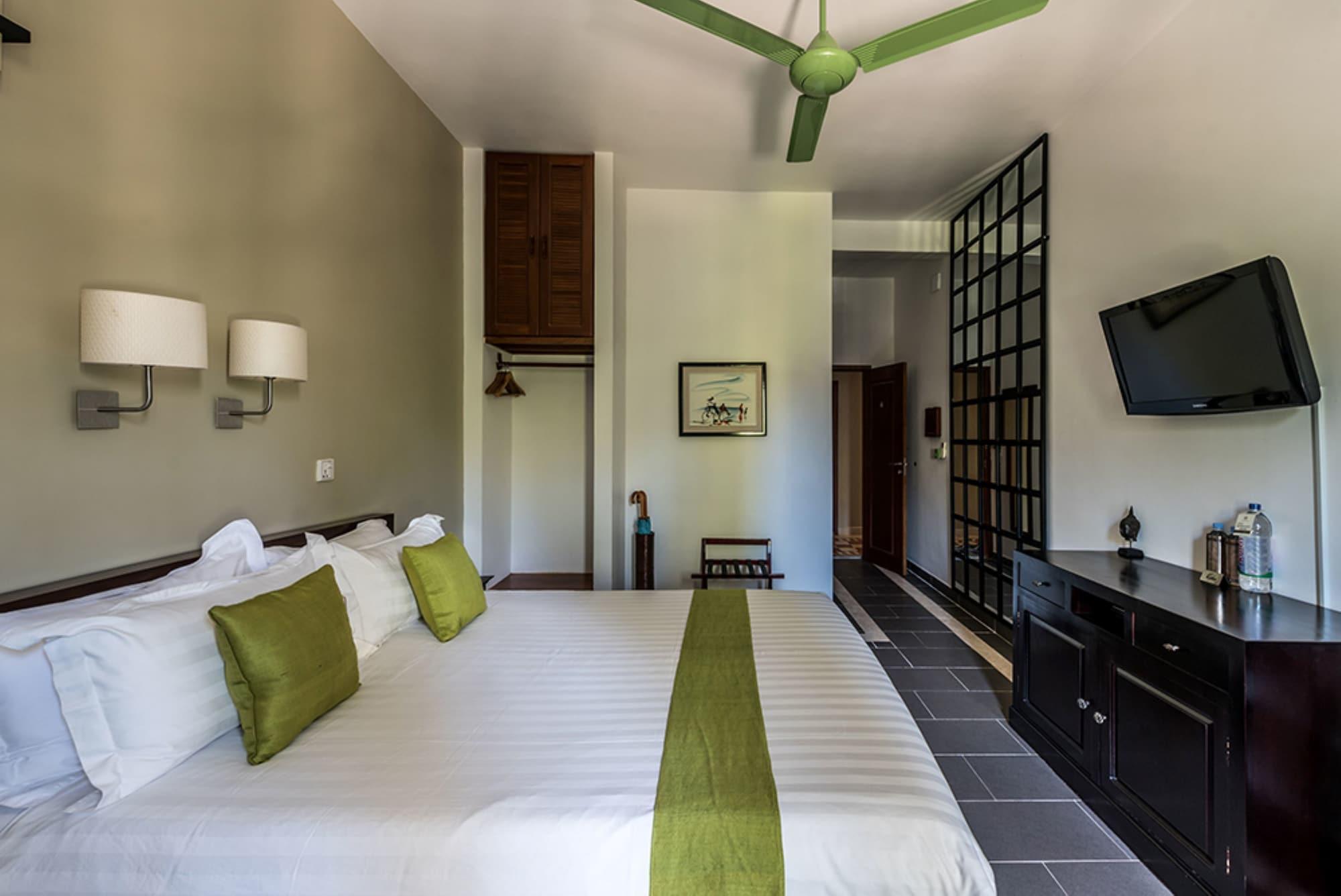 The Columns Hotel Kampot Eksteriør billede