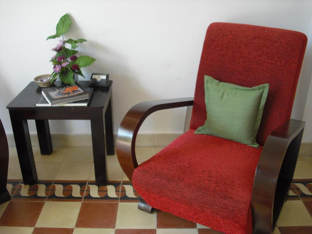 The Columns Hotel Kampot Eksteriør billede