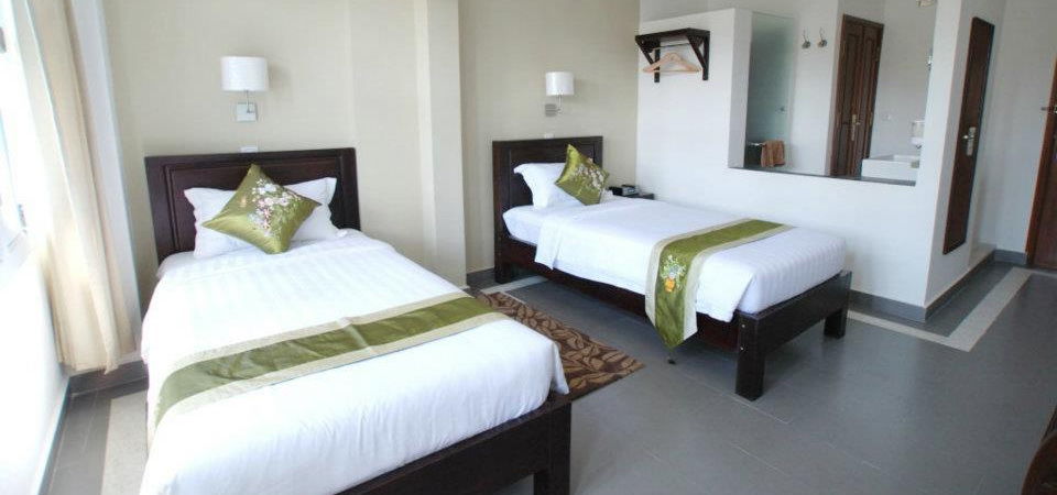 The Columns Hotel Kampot Eksteriør billede