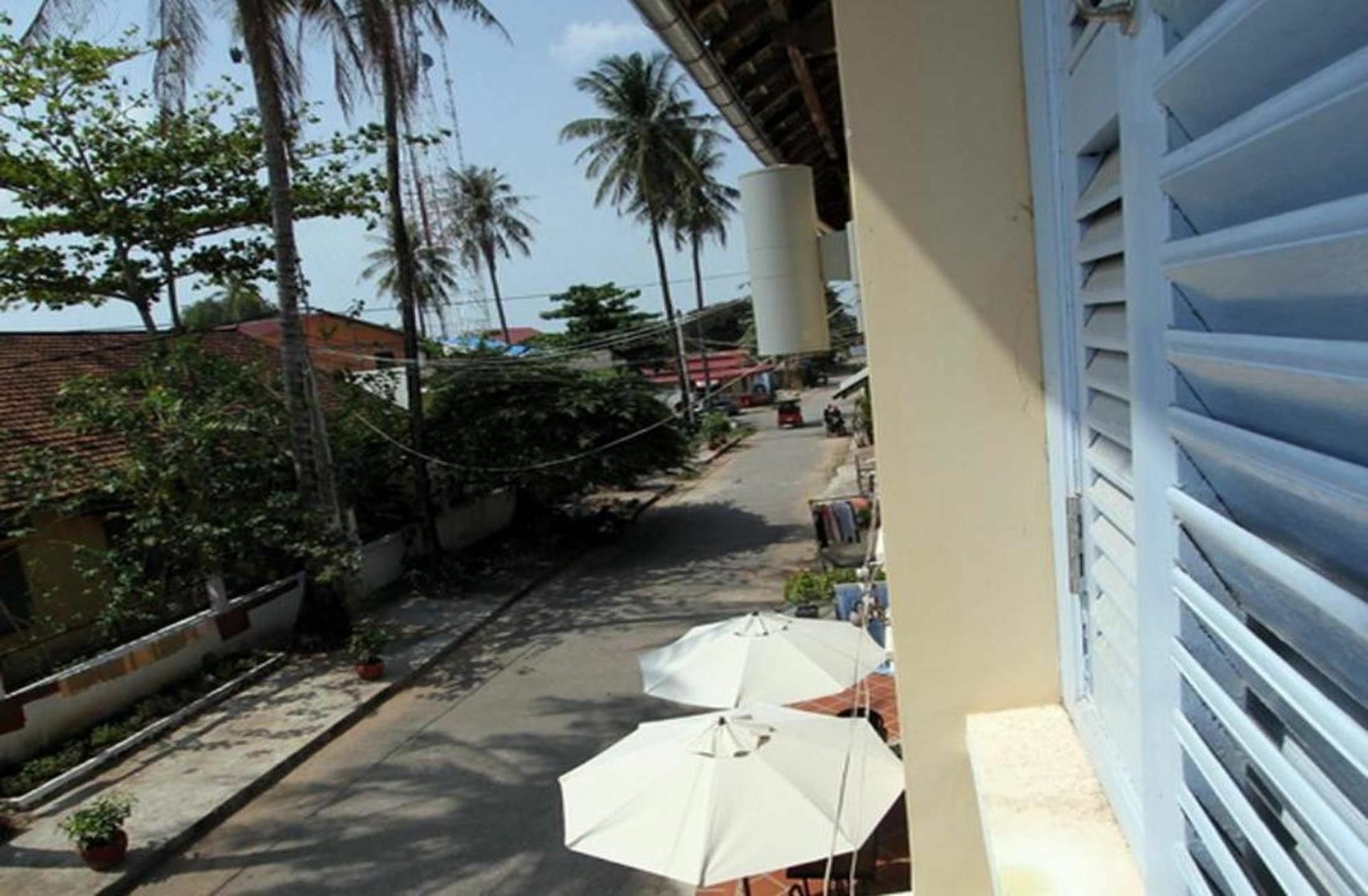 The Columns Hotel Kampot Eksteriør billede